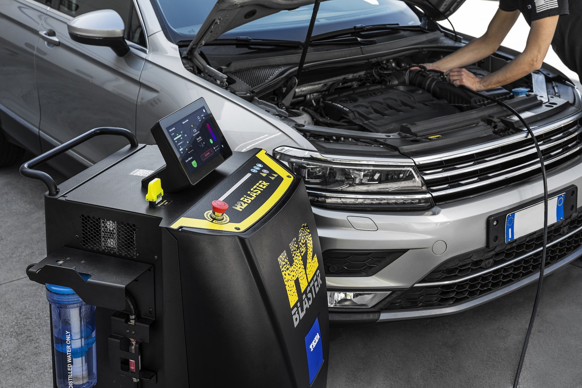 H2 Blaster decarbonizzazione Garage Roberto